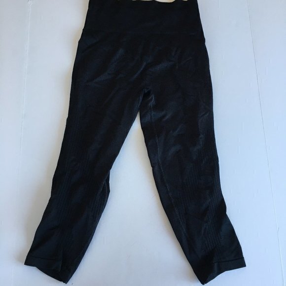 Athleta Cropped Leggings Capri Black Pants Womens Size M Yoga Running‎ Athletic - Picture 2 of 4